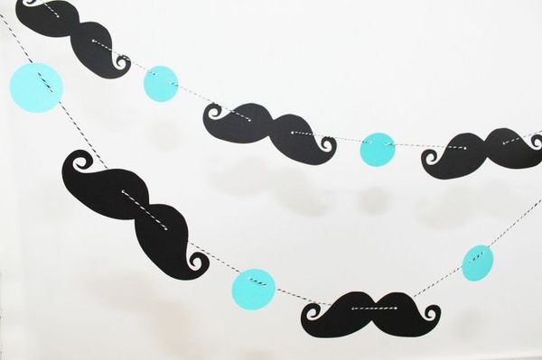 fun-wedding-details-for-the-reception-mustache-theme-wedding-finds-garland__full