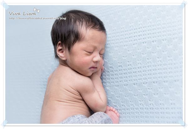 newborn pics b30.jpg