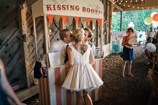 wedding-kissing-booth