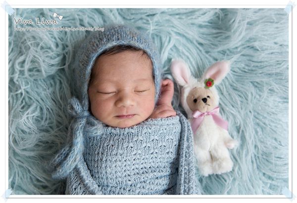 newborn pics b28.jpg