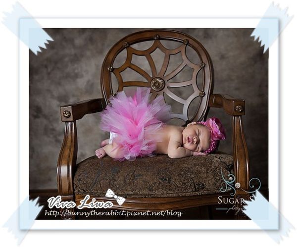 newborn-girl-in-tutu-in-pink-anchorage-ak-newborn-photographer1